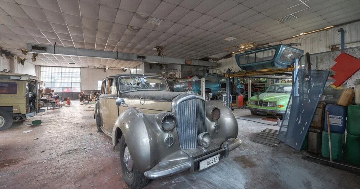 У Нідерландах натрапили на занедбану базу з реставрації класичних авто