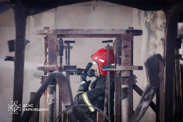 Россия ударила по гражданскому объекту на Харьковщине / © ГСЧС Украины