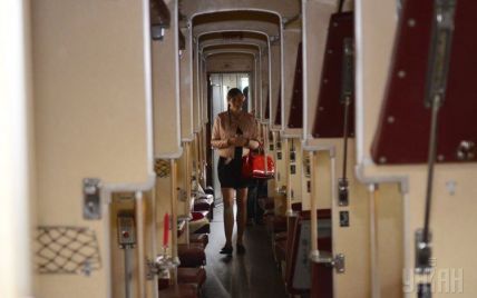 Министр инфраструктуры рассказал, когда в поездах перестанут выдавать пассажирам грязное белье
