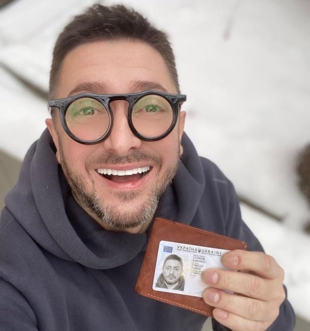 Олексій Суханов отримав український паспорт / © instagram.com/suhanov.official