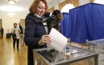 Як впав рейтинг Порошенка та скільки людей проголосувало. Найцікавіші цифри виборів-2019 в інфографіці
