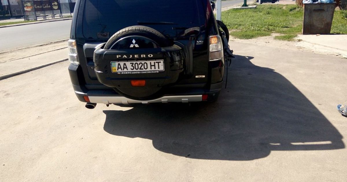 джип зніс стовпи_3 / © Facebook/Європейське місто 2.0