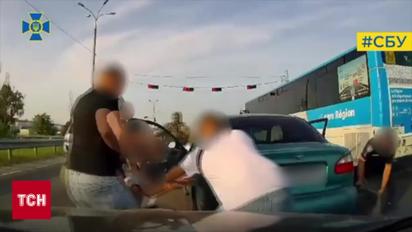 Викрадали з моргів телефони загиблих військових та знімали гроші з рахунків!