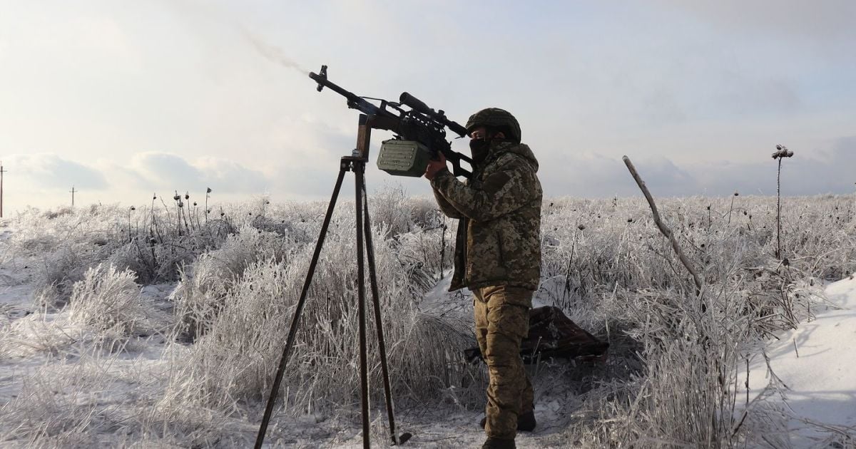Військовий ЗСУ на фронті