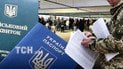 Українські консульства перестали надавати послуги чоловікам призовного віку. Колаж ТСН.ua