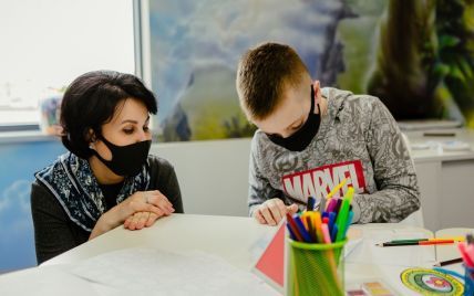 Ведущая "1+1" Наталья Мосейчук открыла новую Школу Супергероев для маленьких пациентов больниц