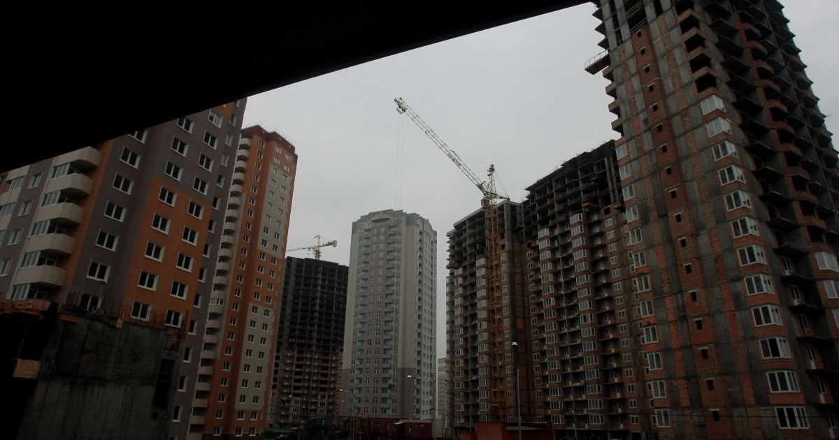 Смерть у дворі багатоповерхівки: молодики забили чоловіка через зауваження (фото)