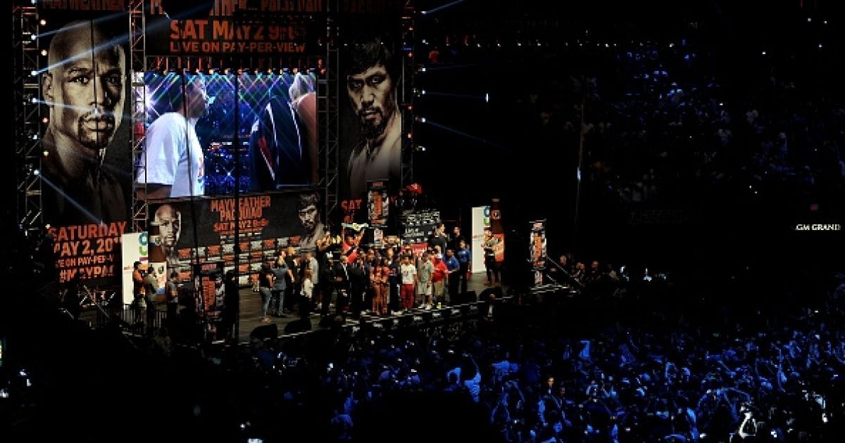 Взвешивание перед боем Мейвезер - Пакьяо / © boxingscene.com