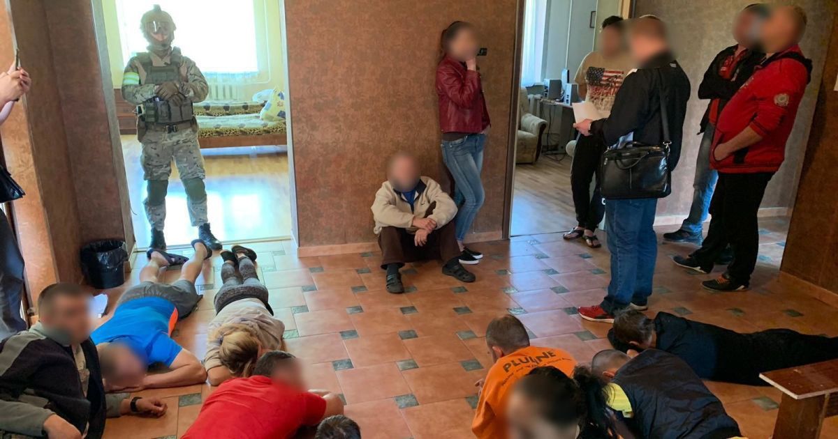 На харківщині накрили фейковий ребцентр. Хворих зв'язували та силоміць давали їм невідомі препарати