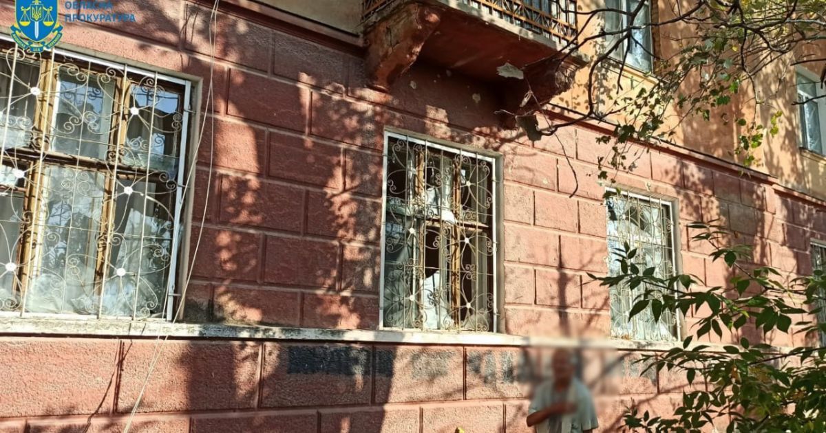 Фото з місця обстрілу Херсона 29 вересня