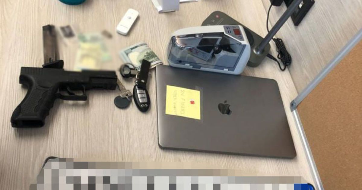 У Києві шахраї обікрали українців на мільйони під виглядом інвестування у криптовалюту