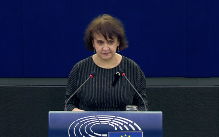 "Жінки народжують у підвалах": Забужко виступила з сильною промовою в Європарламенті