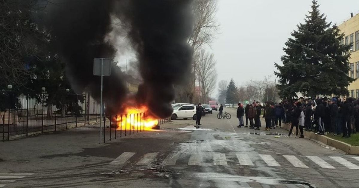 Скандальне вбивство у Каховці: трьох поліцейських звільнили, трьох відсторонили та ще трьох покарали