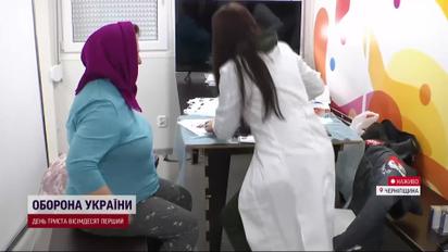 Мобільні бригади лікарів надають допомогу там де ворог знищив лікарні