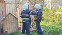 Догори лапами: в Івано-Франківську рятувальники визволили пса з кумедної пастки (фото)