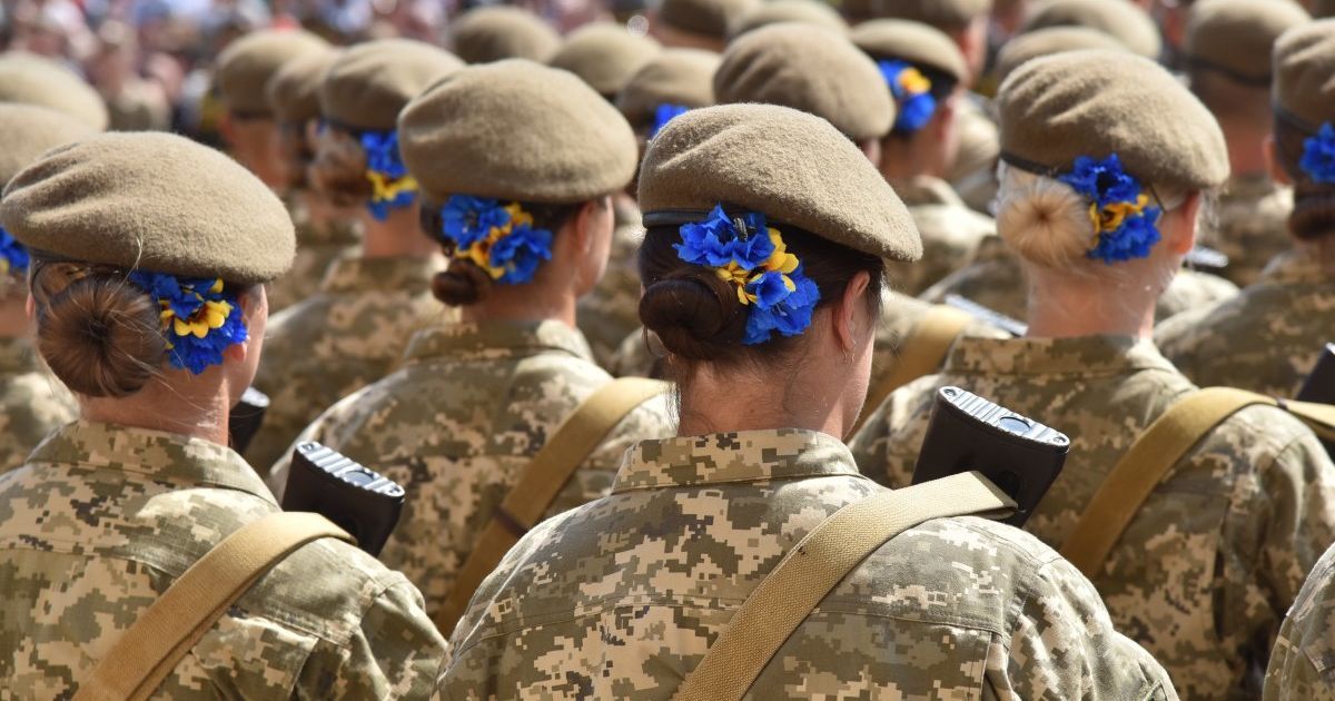 Украинская армия: почему женщины бросают мирную жизнь ради службы в всу — видео