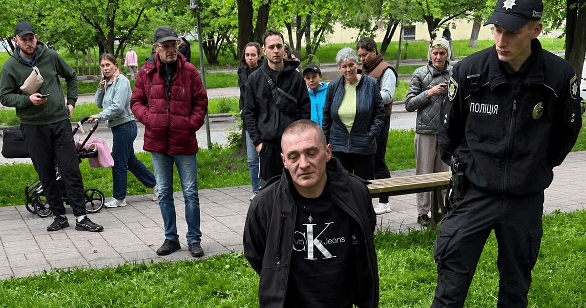 Чоловік, який у Львові взяв у заручниці 13-річну дівчинку