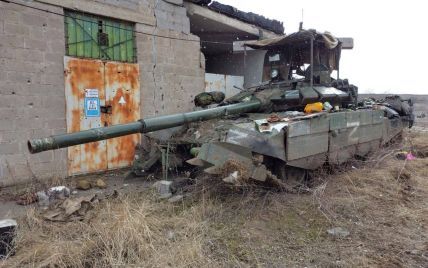 Українські війська в бою за Маріуполь знищили танкову роту ворога та до 40 окупантів (фото)