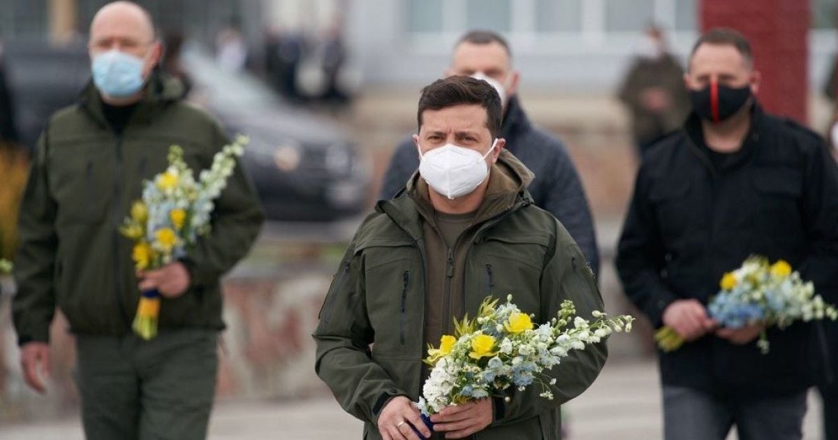 Зеленський разом зі Шмигалем вшанували пам’ять ліквідаторів аварії на ЧАЕС