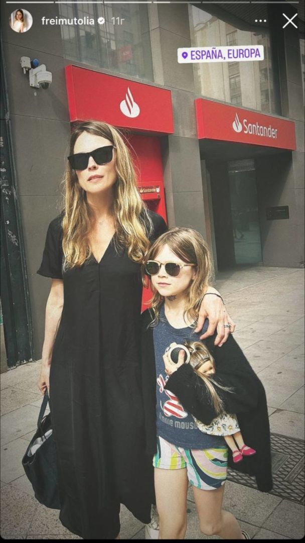 Ольга Фреймут із молодшою донькою / © instagram.com/freimutolia