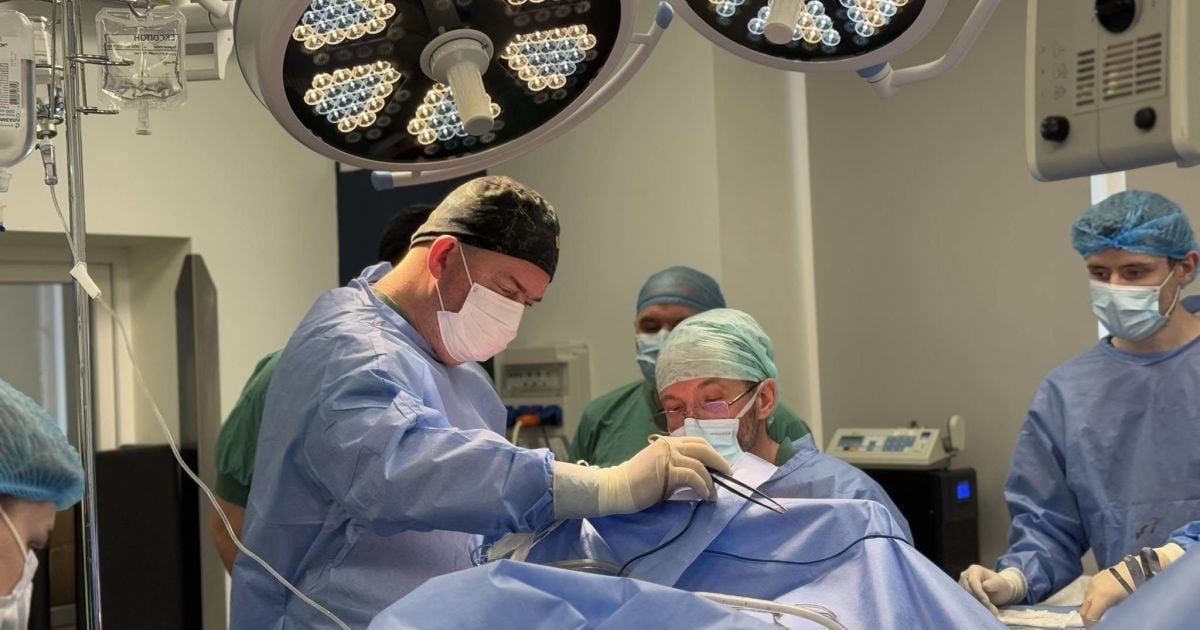 Львівські нейрохірурги провели складну "операцію з пробудженням" пацієнта
