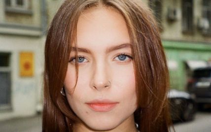 19-річна донька Олени Кравець замилувала вродою на вулицях Києва