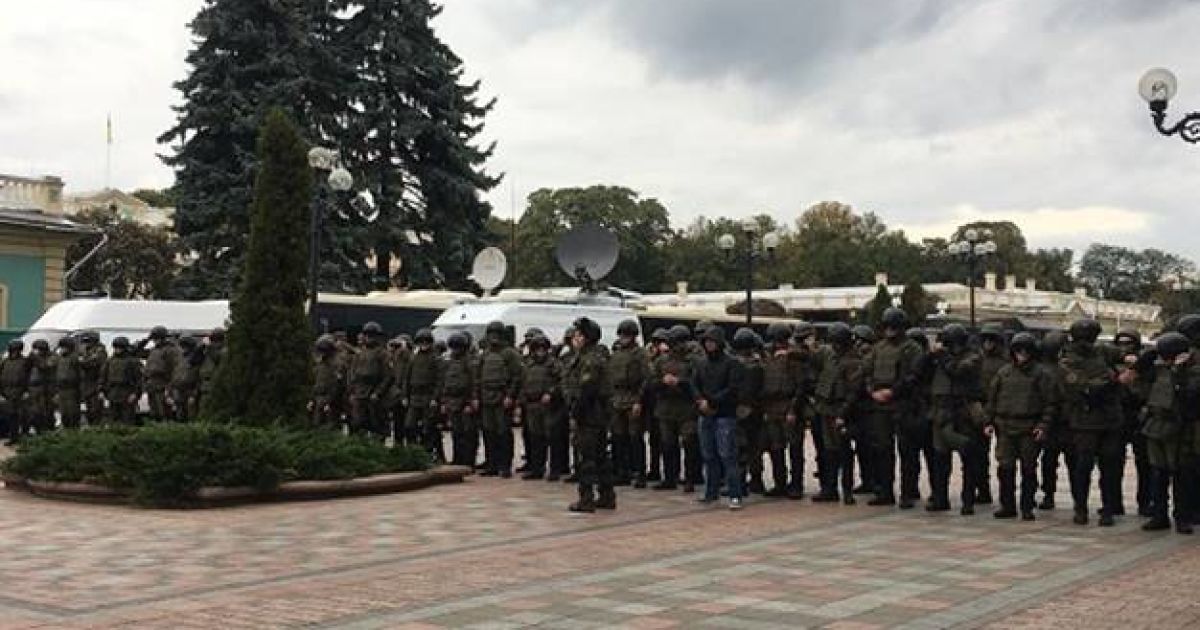 Через зіткнення під Радою поліція склала адмінпротоколи