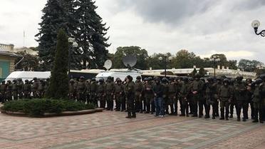 правоохоронці під Радою  / © ГУ НП у м. Києві