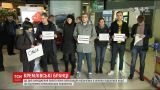 Родственники украинских политзаключенных устроили флешмобы ко дню рождения Александра Кольченко