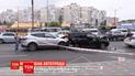 У масштабній ДТП в столиці за участю 6-ти автівок постраждала поліцейська та водій легковика