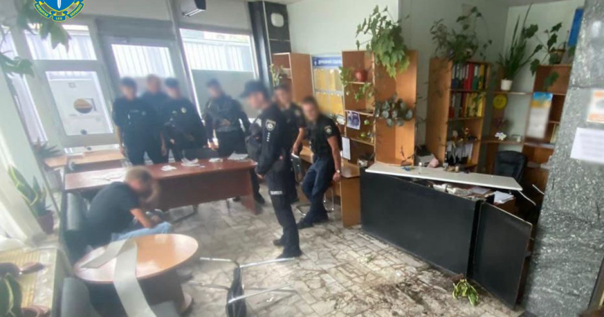 В Киеве мужчина разгромил приемную граждан Минсоцполитики