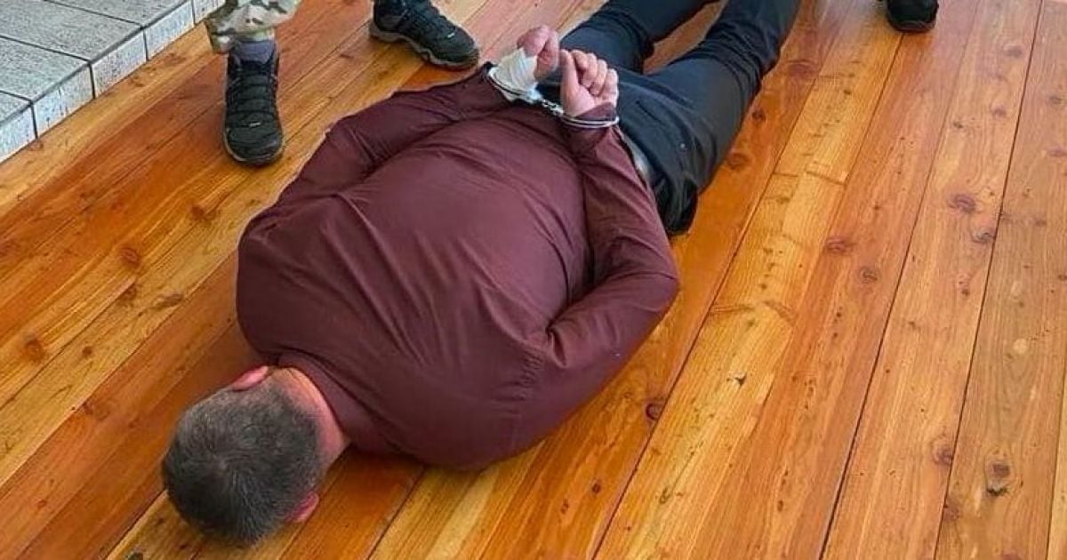 На Закарпатті упіймали на хабарі голову ОТГ від "Слуги народу": як на це відреагували в Офісі президента