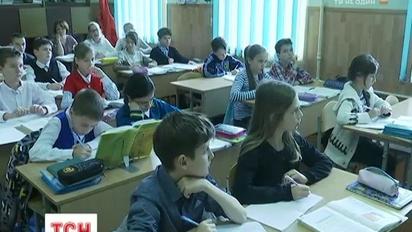 Українці не можуть відмовитися від радянських звичок щодо вітань на День вчителя