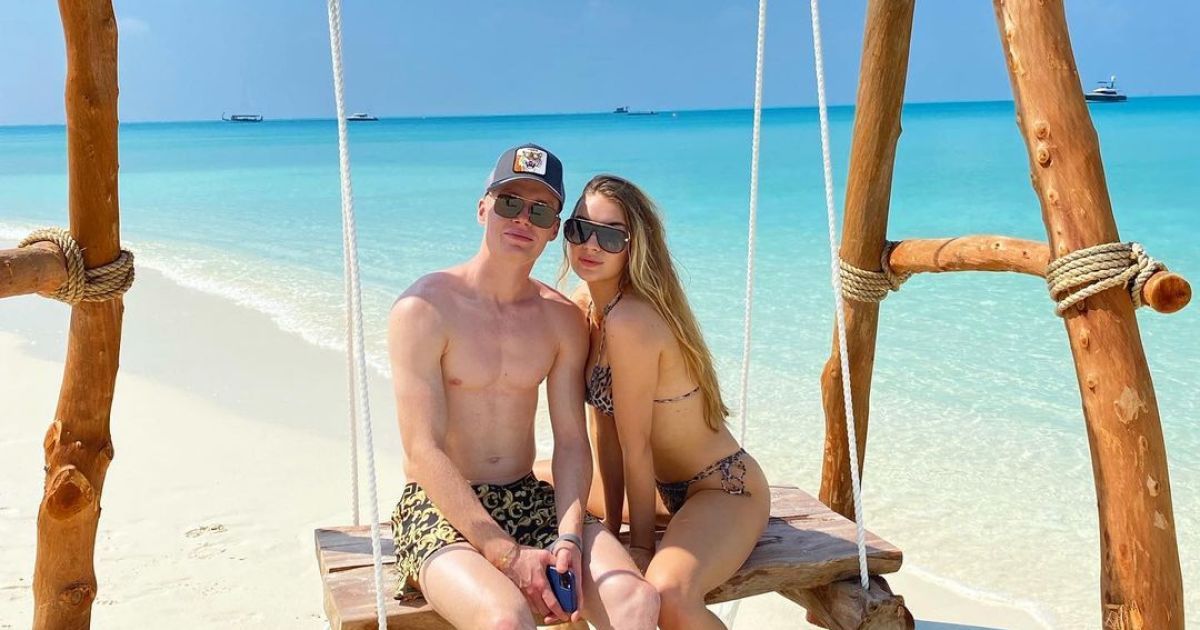Райские пейзажи: лидер "Динамо" показал, как с красавицей-возлюбленной отдыхает на Мальдивах