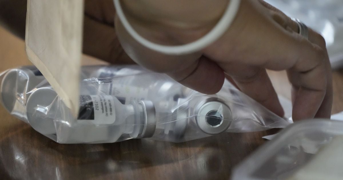 Балтійські країни дають Україні вакцину від коронавірусу: який препарат і для кого він
