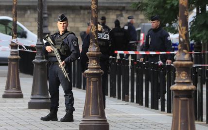 На юге Франции мужчина устроил кровавую резню возле магазина: двое погибших