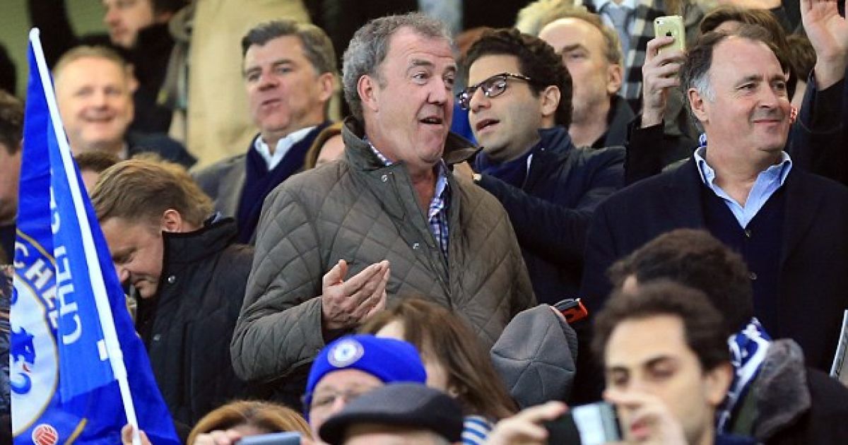 Джеремі Кларксон, якого помітили на футбольному матчі, пожартував, що піде до біржі праці.