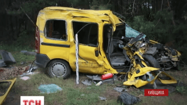 На Киевщине отец, мать и их семилетняя дочь погибли в ДТП