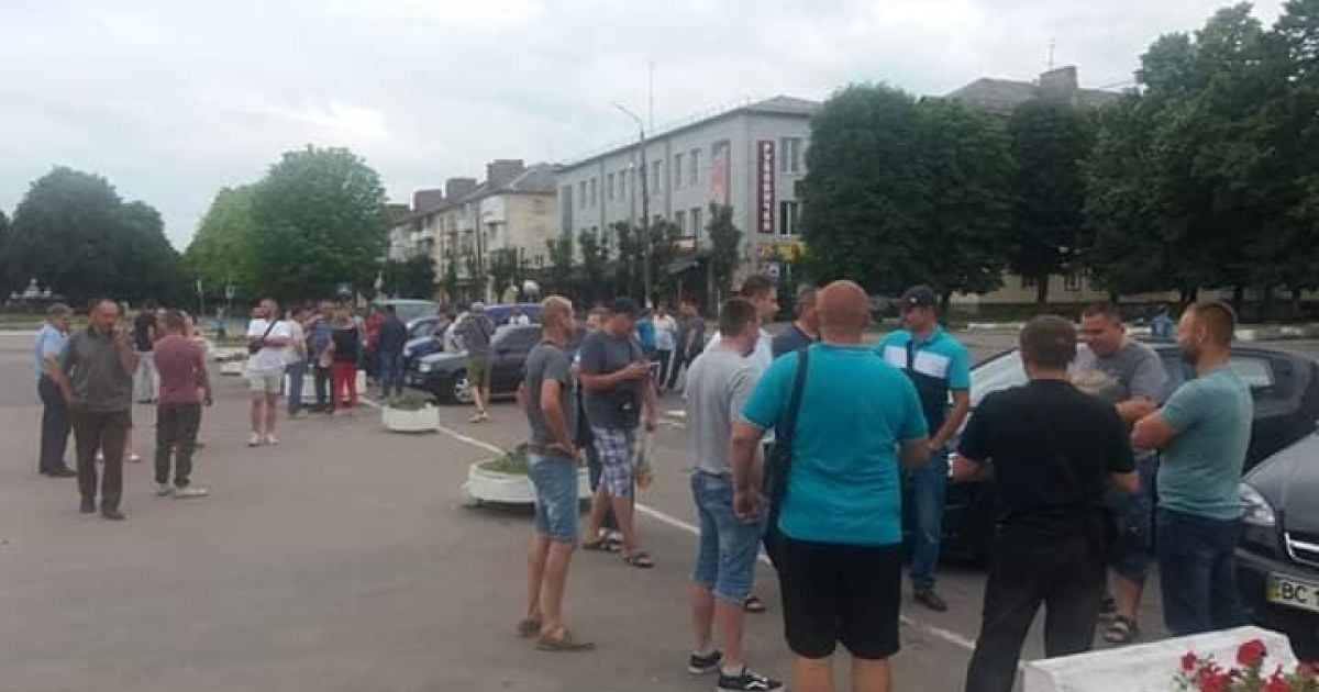 На Львівщині шахтарі пікетують підприємство "Львіввугілля" через свавілля та проблеми з зарплатою