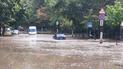 У Києві злива затопила вулиці: автомобілі рухаються по вікна у воді