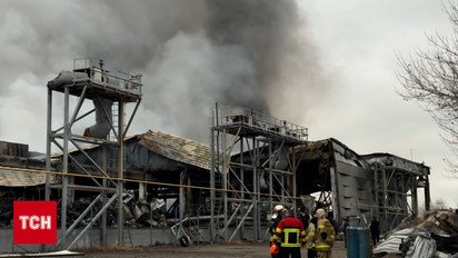 Що відбувається на місці атаки у Деснянському районі Києва