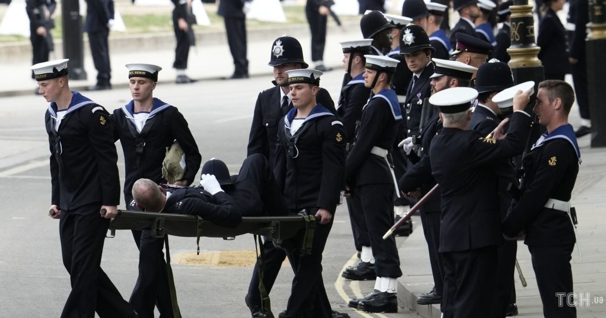 Поліцейський знепритомнів під час похорону королеви Єлизавети II