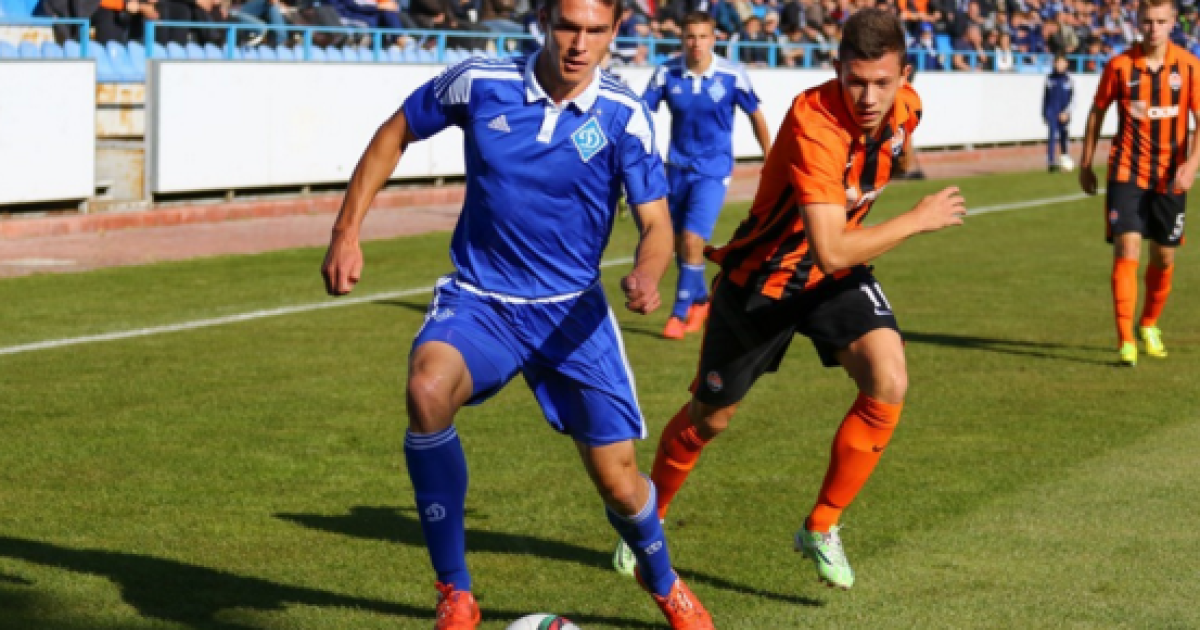 Голы Мякушко и Яремчука позволили "Динамо" победить "Шахтер".