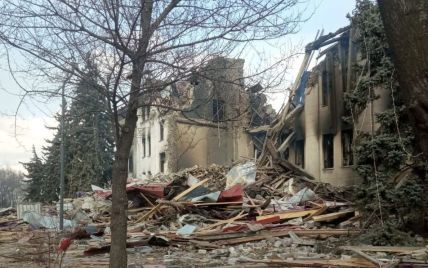 Из-под завалов драмтеатра в Мариуполе спасли 130 человек, там еще может быть больше тысячи – нардеп