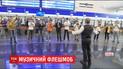 Музыканты из молодежного симфонического оркестра устроили фантастический флешмоб на вокзале