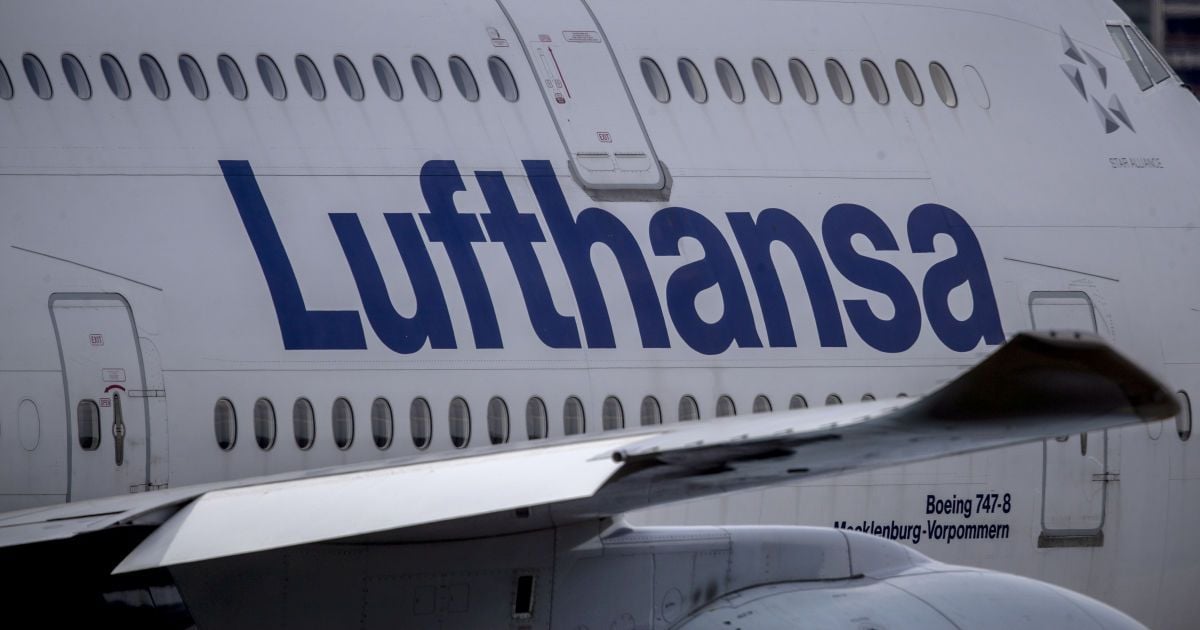 Экипаж не может оставаться на ночь: Lufthansa изменила график рейсов в Киев из-за угрозы нападения РФ