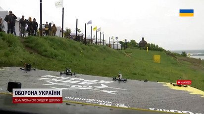 FPV, «Мавики» и ударные дроны: лучшие пилоты дронов устроили соревнования несмотря на непогоду