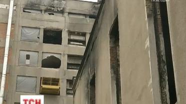 Влада втретє намагається демонтувати незаконну надбудову над Будинком профспілок