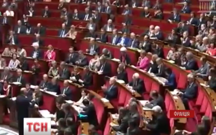 Парламент Франції дозволив позбавляти громадянства за тероризм