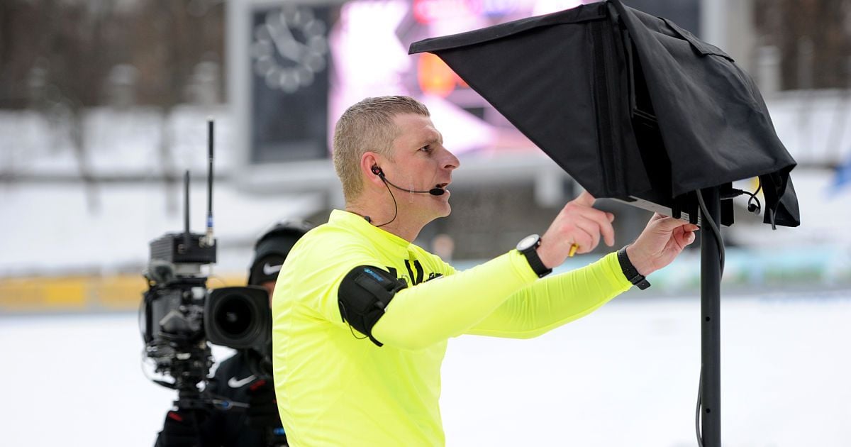 Український футбол на ТБ: де дивитися "Верес" - "Динамо" та інші матчі 17-го туру УПЛ